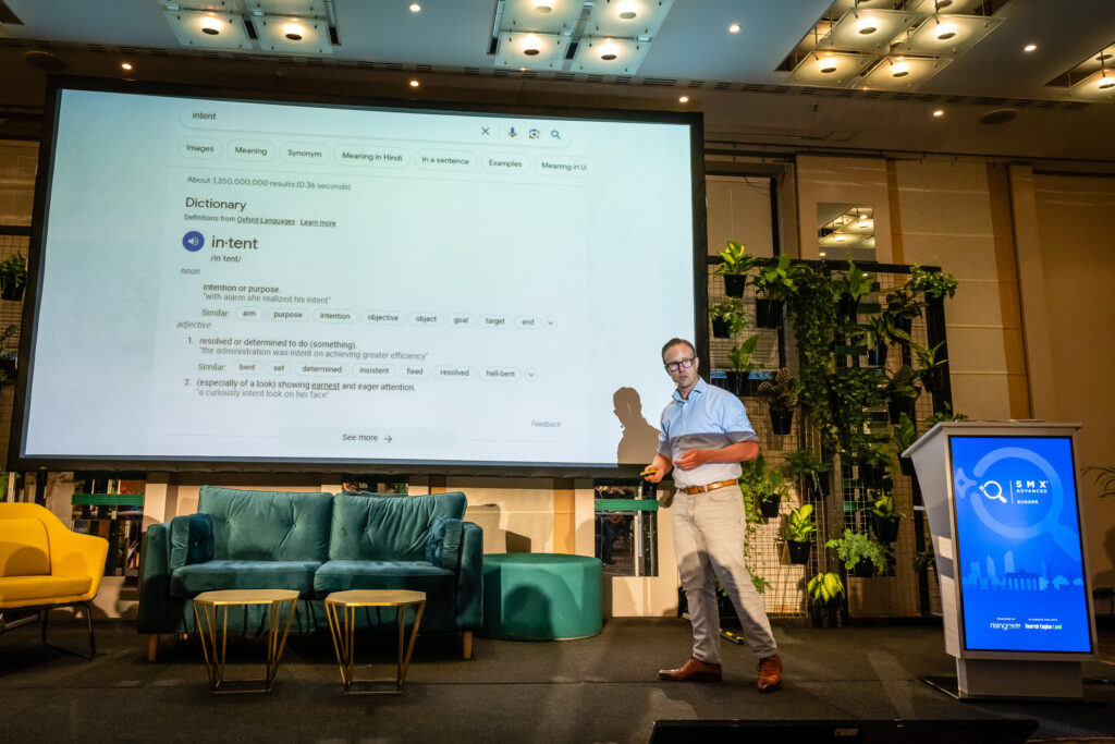 Jan-Willem Bobbink speaking at SMX Advanced